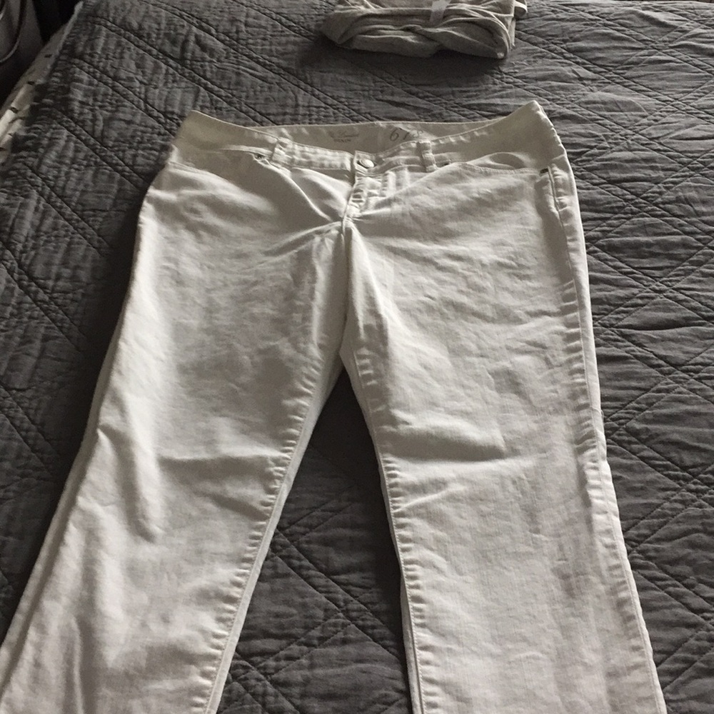 Size 14 Limited 678 Jeans.